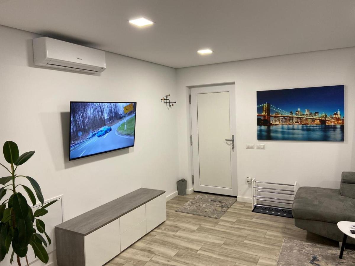 Lora Studio Lägenhet Suceava Exteriör bild