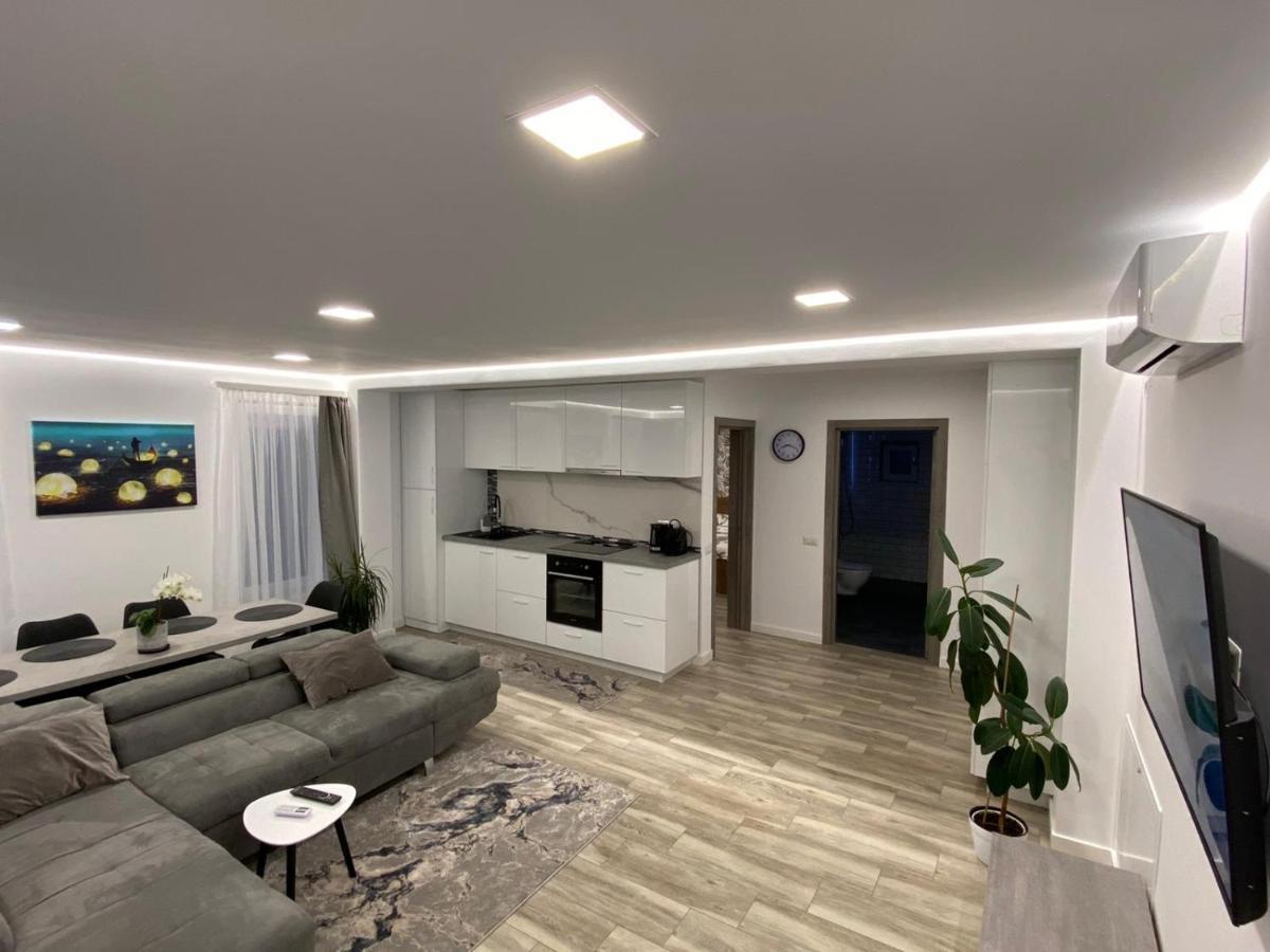 Lora Studio Lägenhet Suceava Exteriör bild