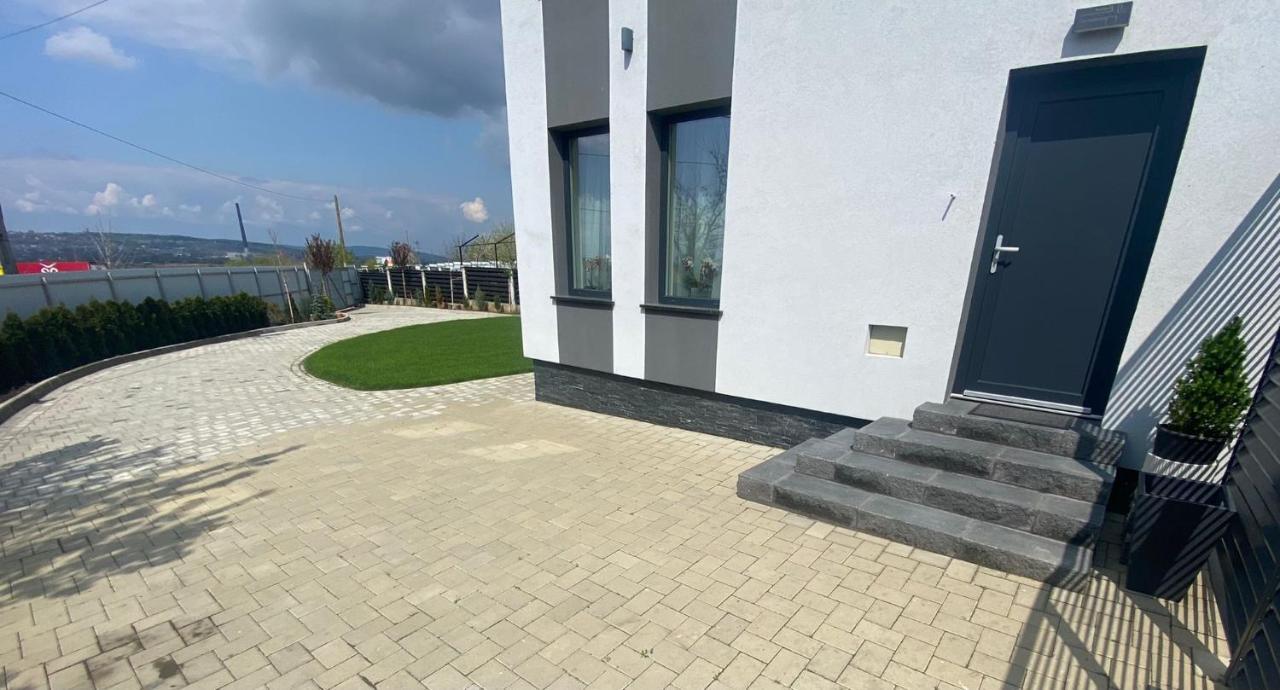 Lora Studio Lägenhet Suceava Exteriör bild