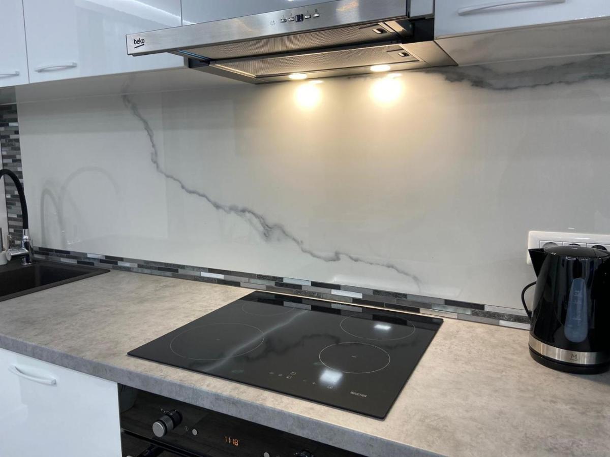 Lora Studio Lägenhet Suceava Exteriör bild