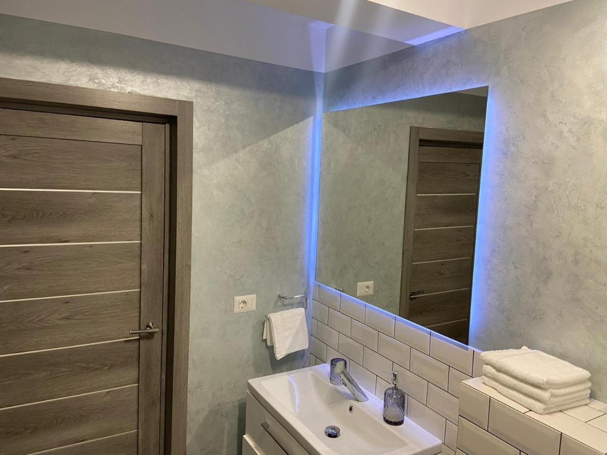 Lora Studio Lägenhet Suceava Exteriör bild